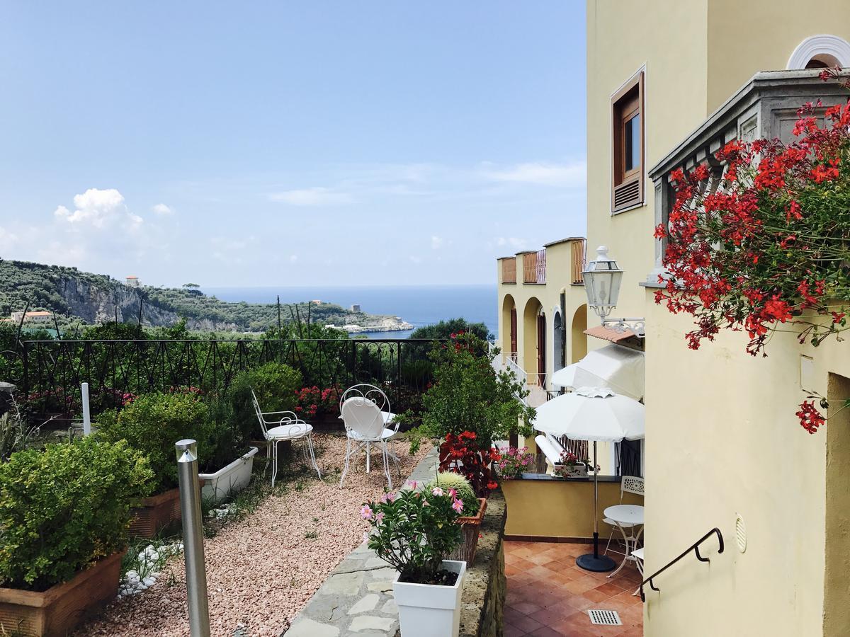 Faraglioni Di Sorrento Guesthouse Exterior foto